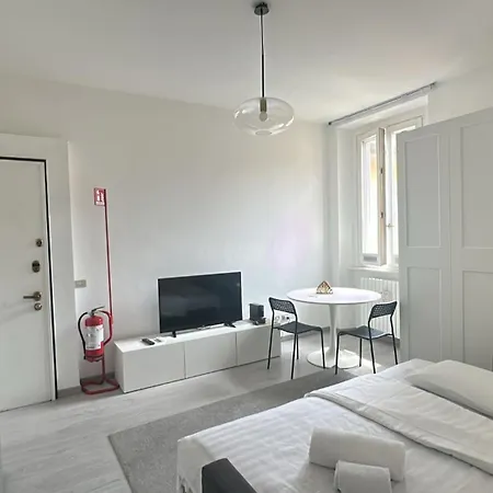 Lovely Apartment Near Centrale-2